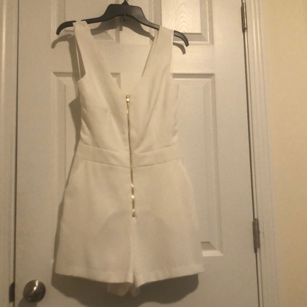 Trina Turk Romper 100% polyester / Trina Turk top %100 percent silk (M)